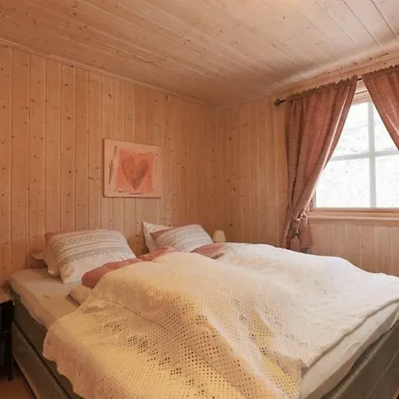 Cabin In Hodlekve With 5 Bedrooms & Hot Tub. Sogndal Exterior photo