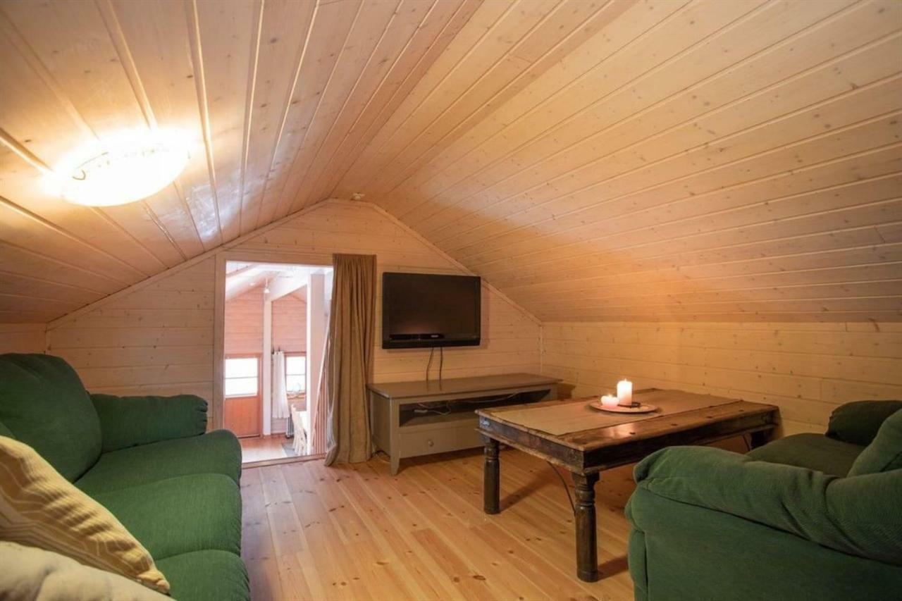 Holiday home In Hodlekve With 5 Bedrooms & Hot Tub.